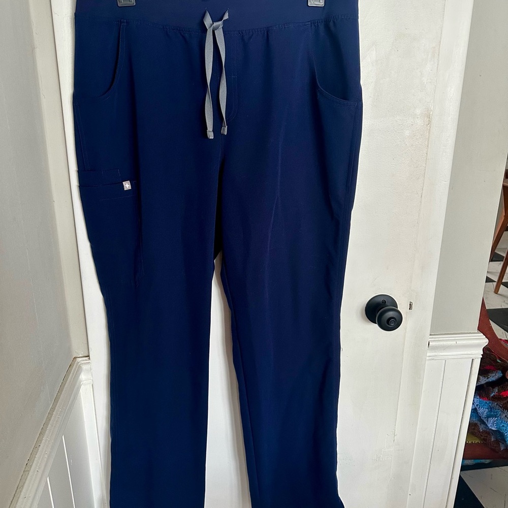 Figs Scrub Pants - Picture 2 of 3